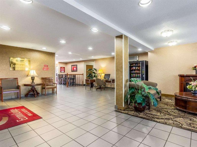 Econo Lodge Inn & Suites Evansville Stevenson Bagian luar foto