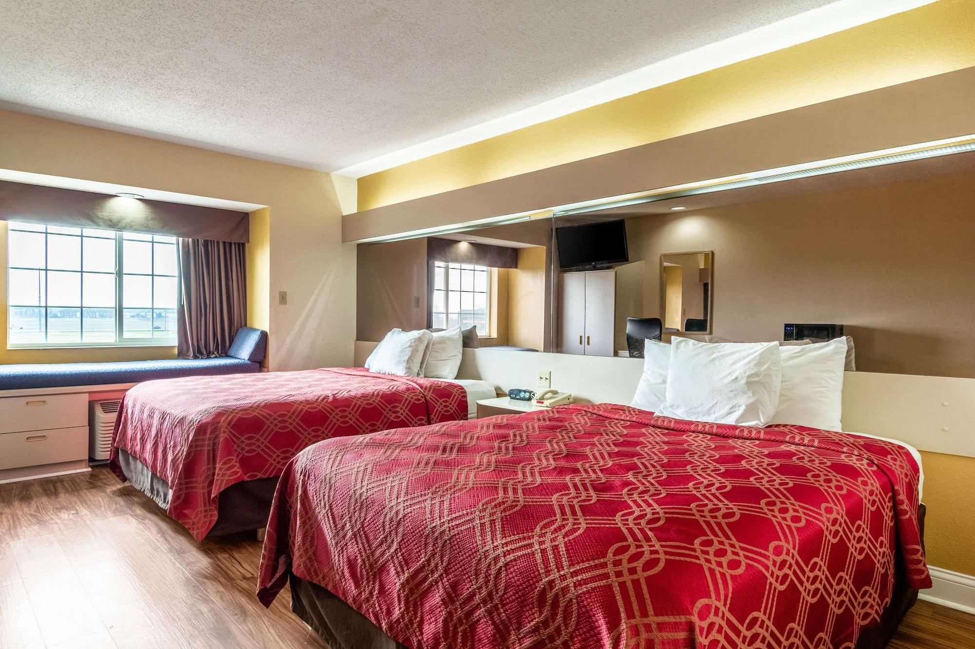 Econo Lodge Inn & Suites Evansville Stevenson Bagian luar foto