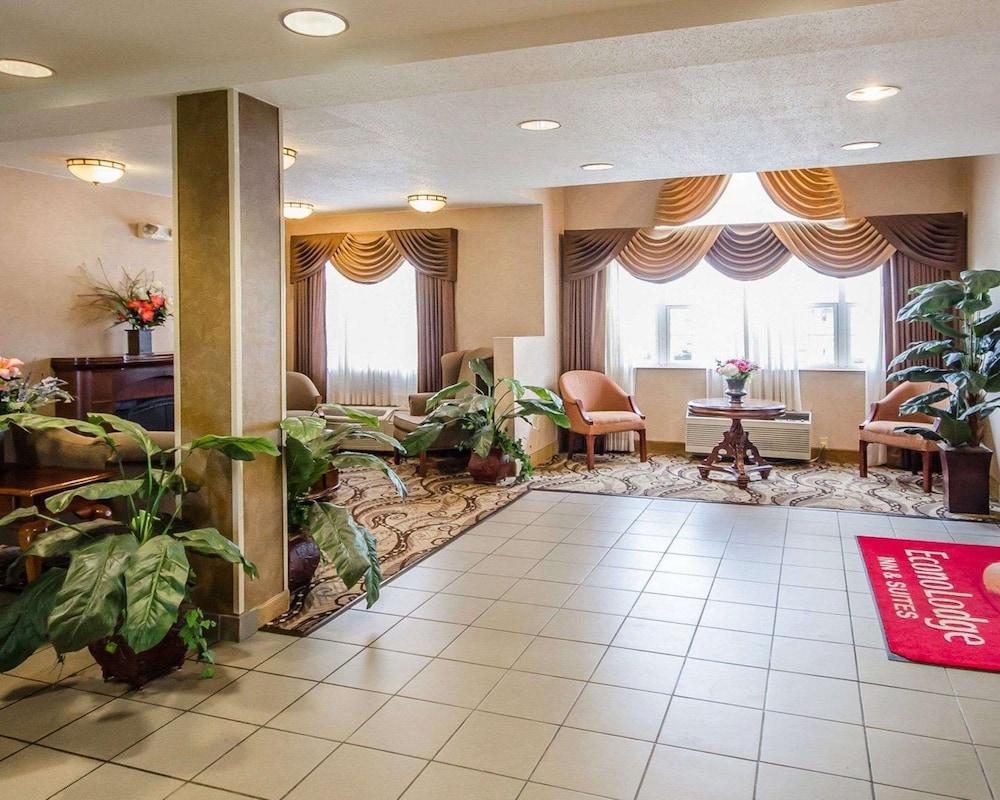 Econo Lodge Inn & Suites Evansville Stevenson Bagian luar foto