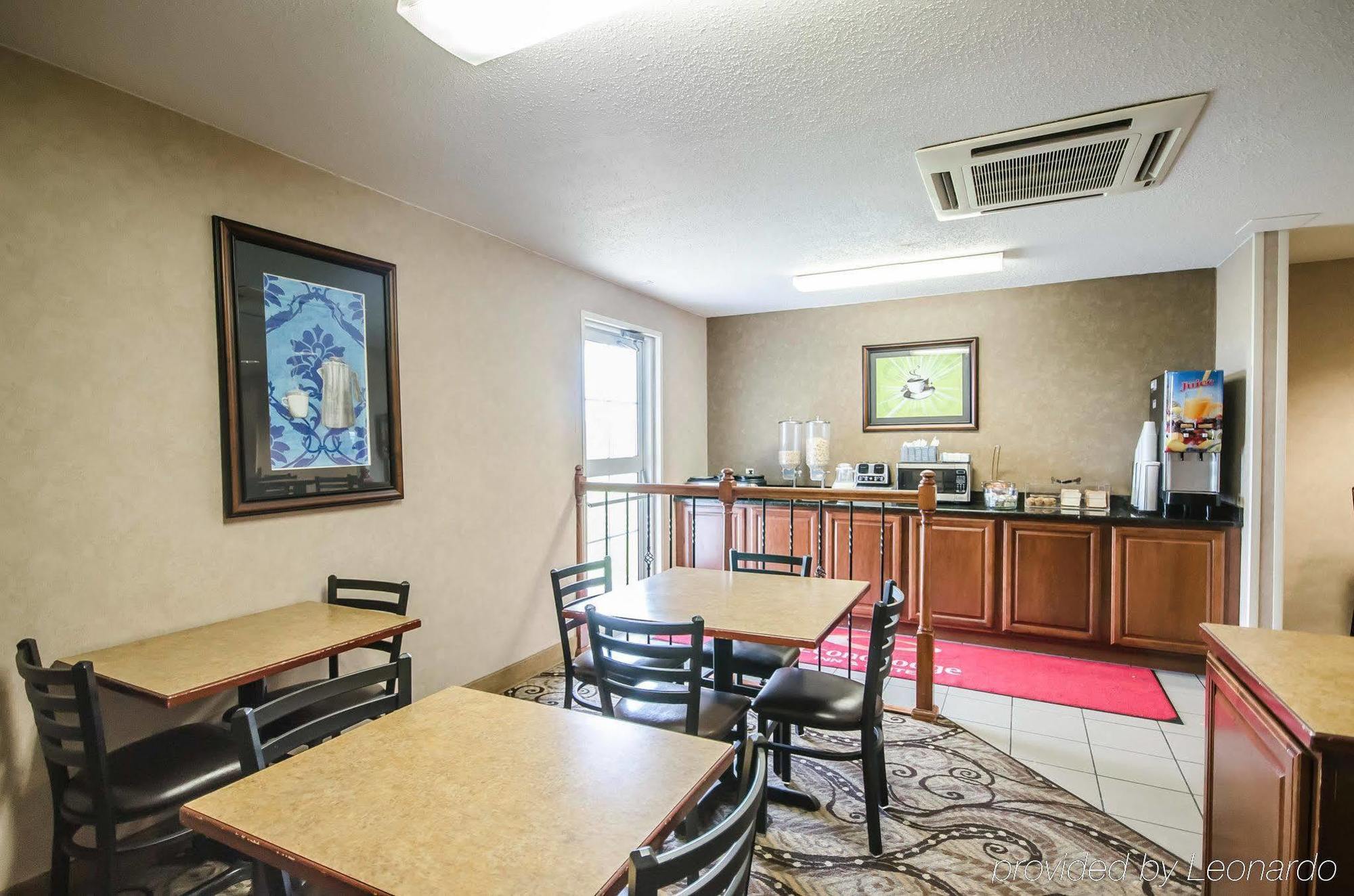 Econo Lodge Inn & Suites Evansville Stevenson Bagian luar foto