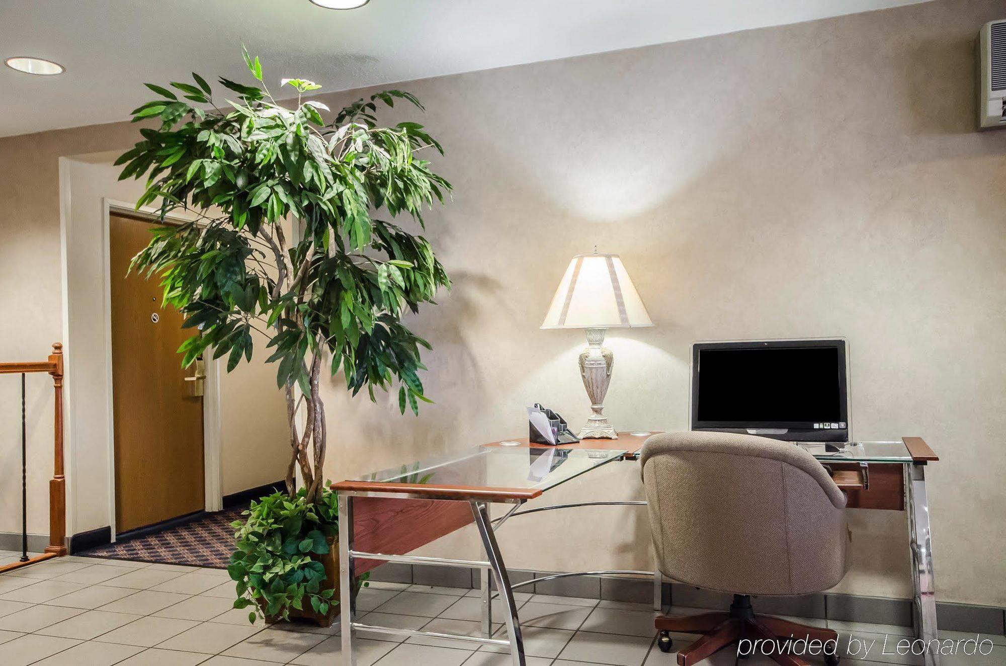 Econo Lodge Inn & Suites Evansville Stevenson Bagian luar foto