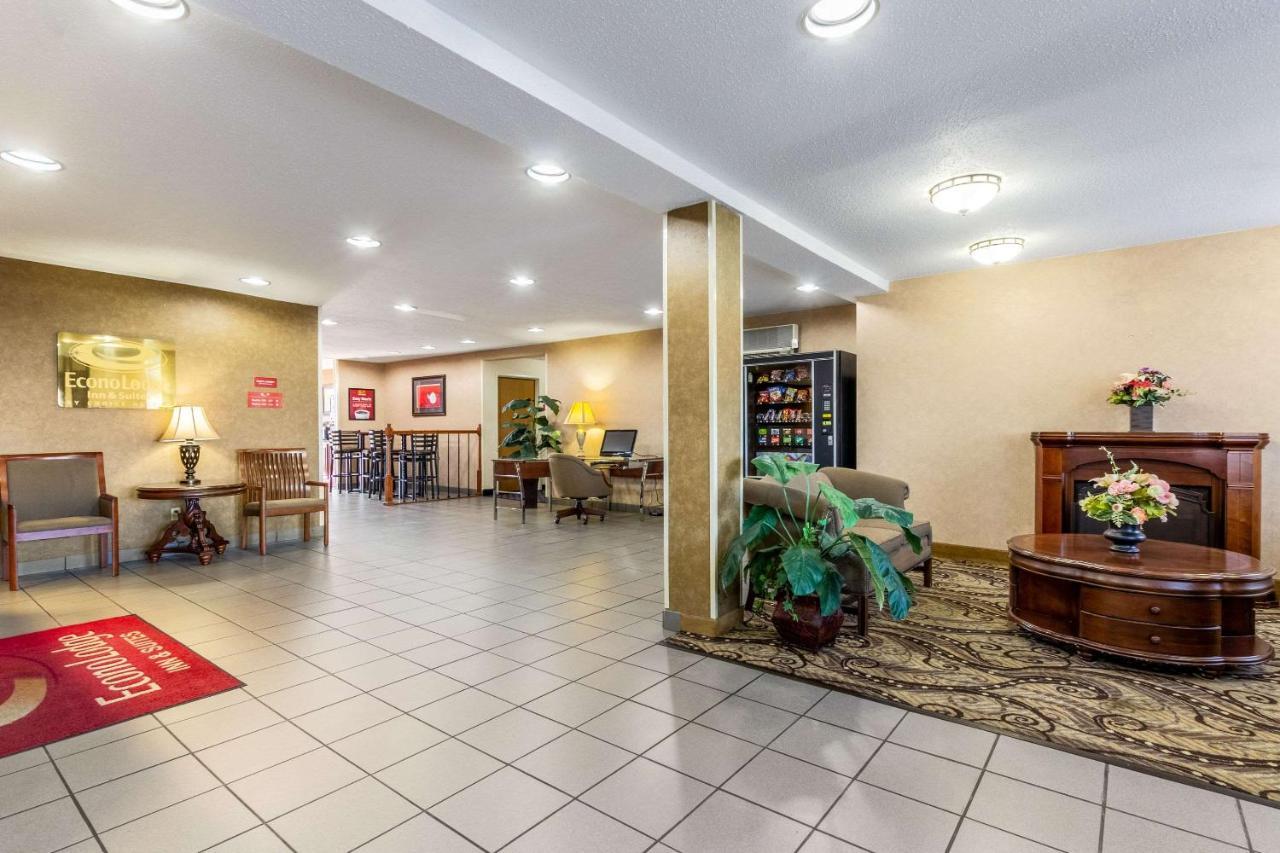 Econo Lodge Inn & Suites Evansville Stevenson Bagian luar foto